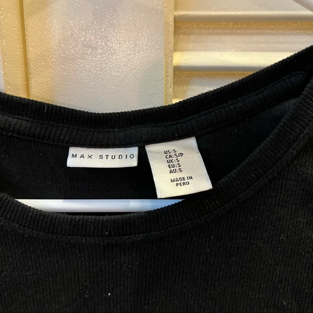 Basic Black Ribbed Tee - Picture 2 of 2